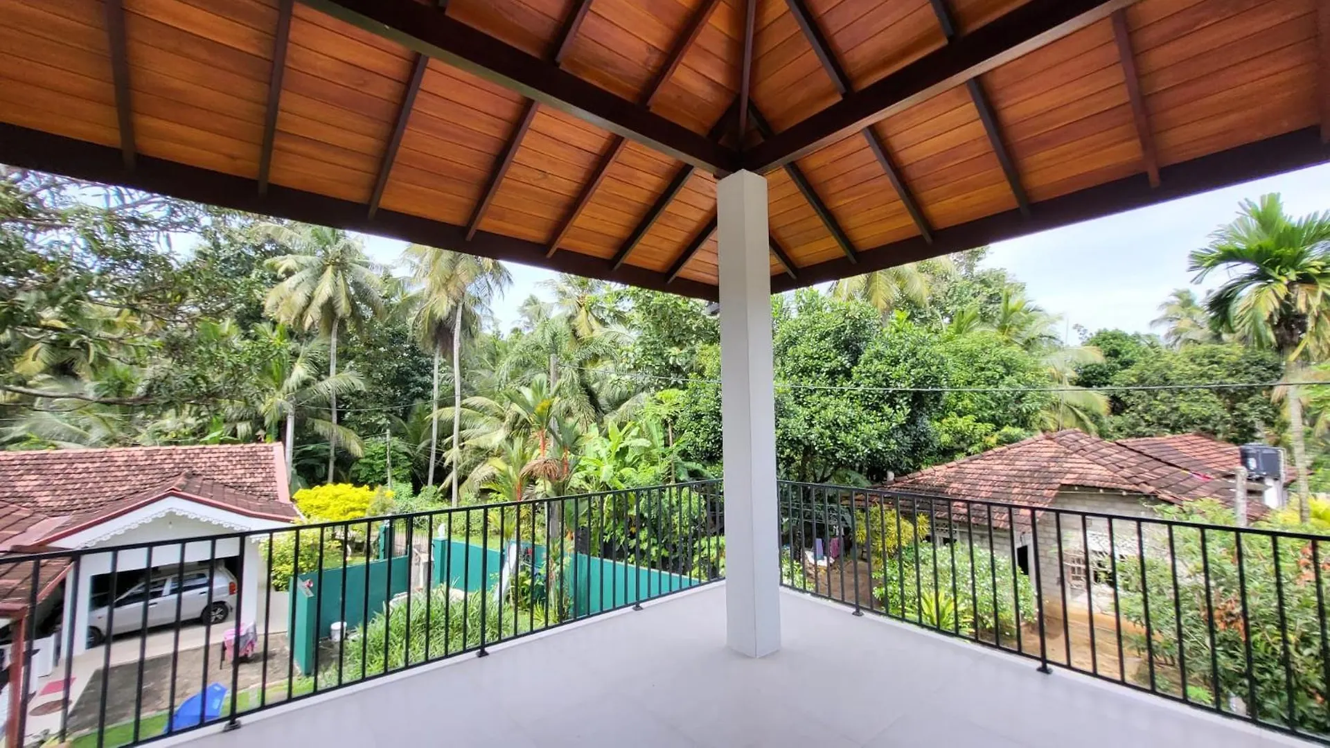 Homestay Parrot Paradise Negombo Sri Lanka