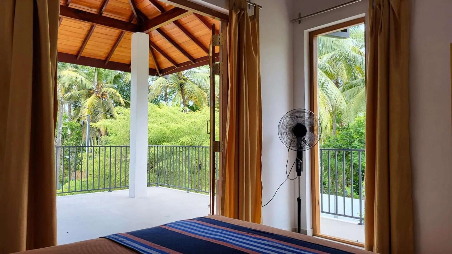 Parrot Paradise Negombo