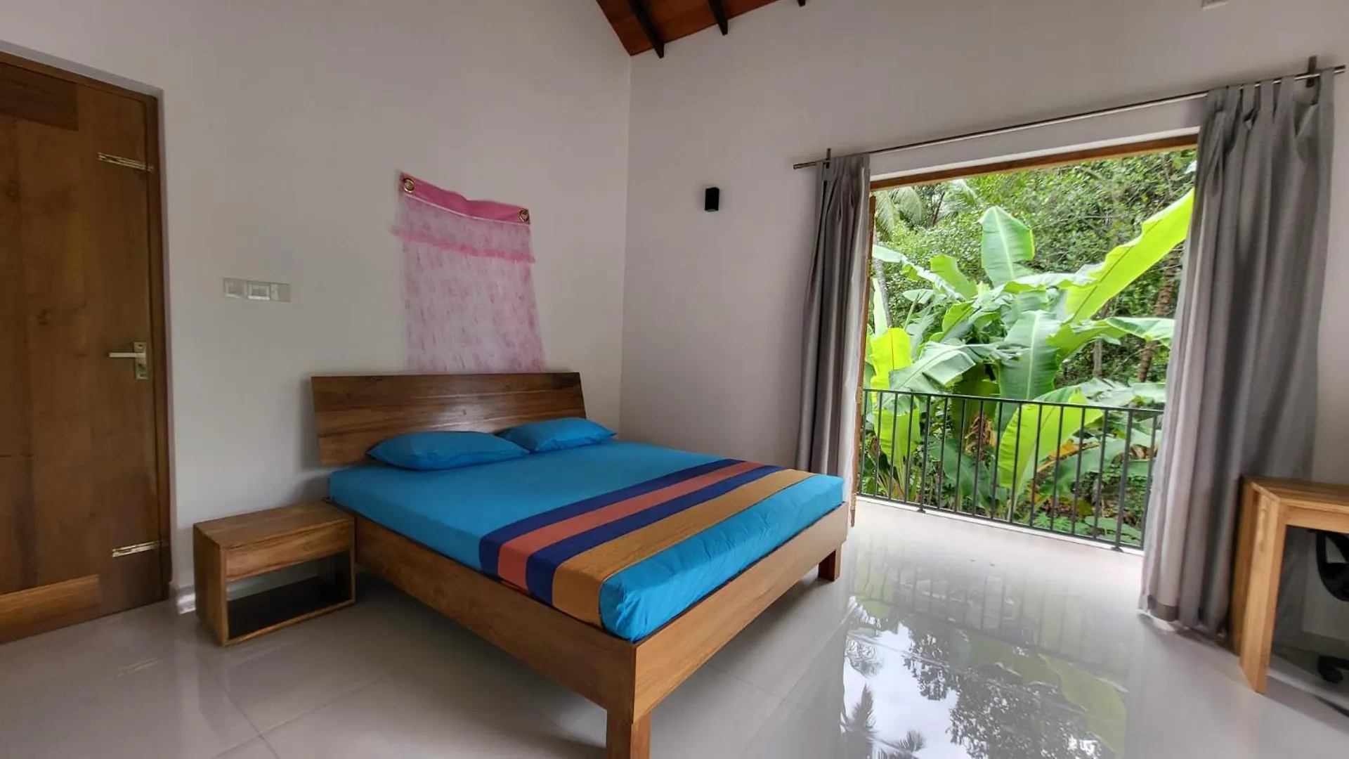 Parrot Paradise Negombo