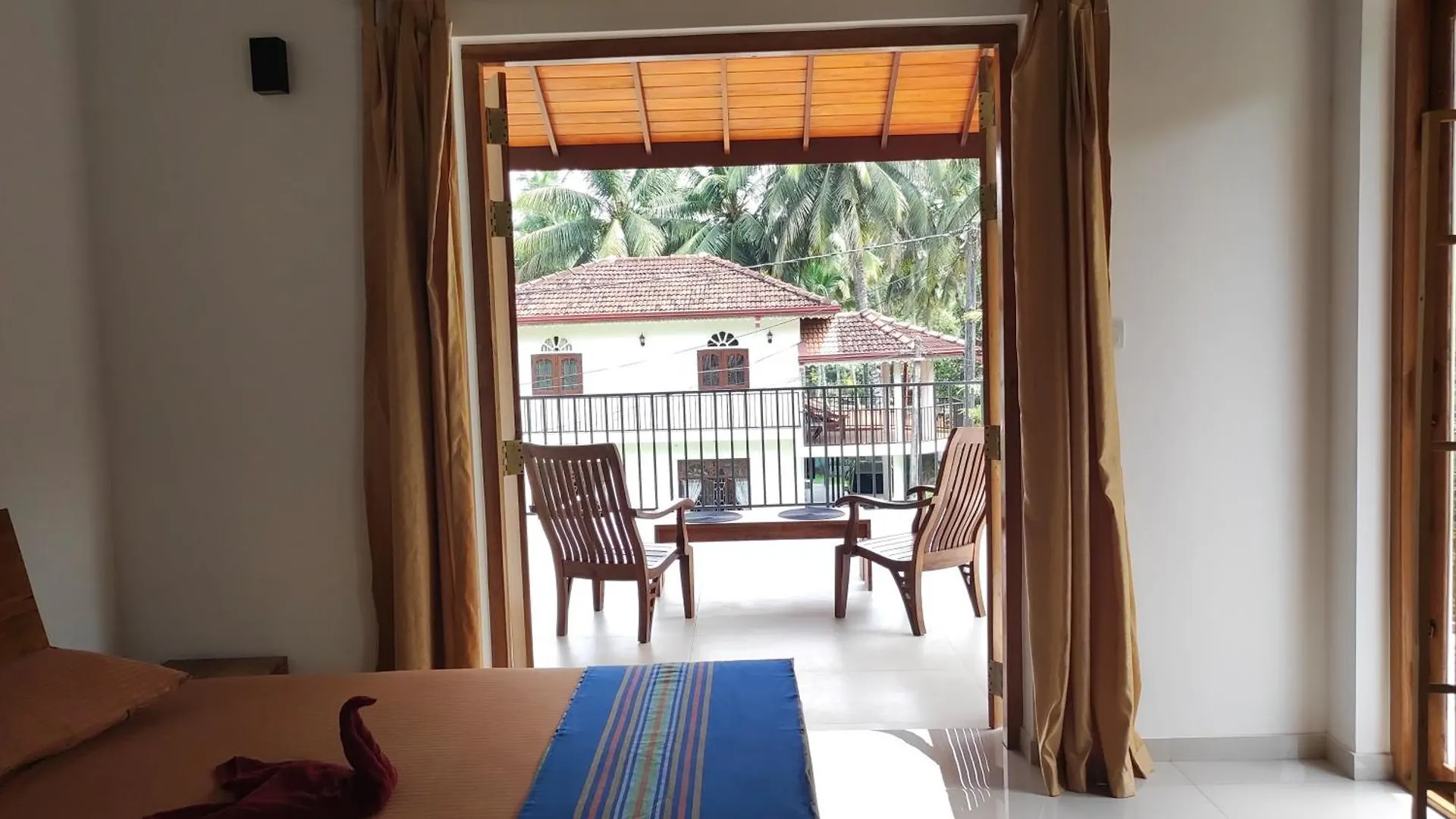 Parrot Paradise Negombo Homestay
